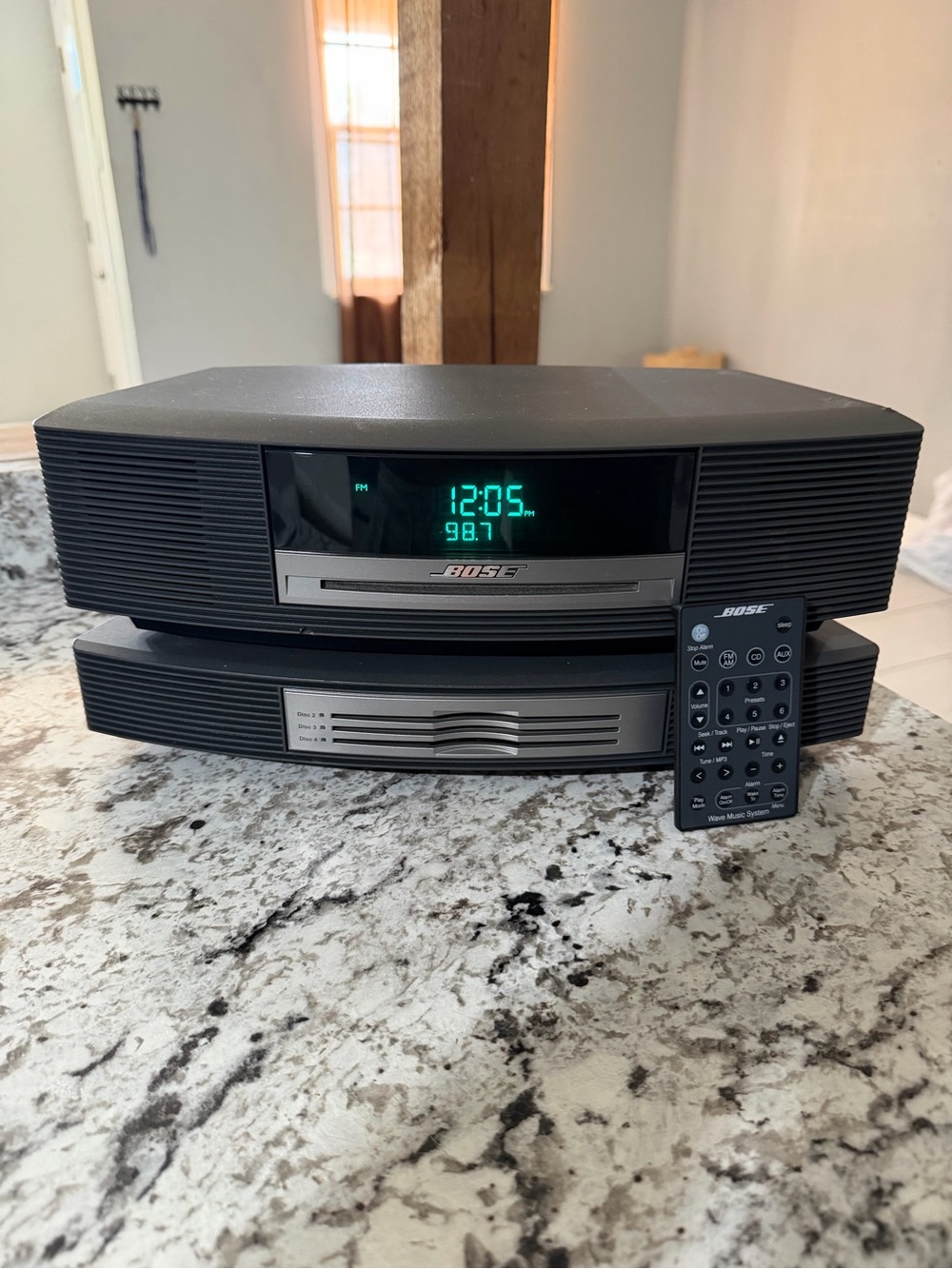 Bose Wave Music System AWRCC1 w/ Multi-CD Changer Base (READ DESCRIPTION)